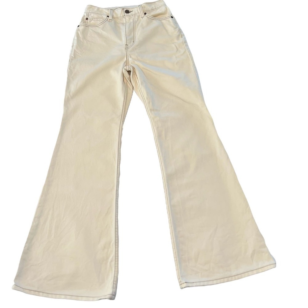 Levi's | Premium 70's High Flare in cream | size 26